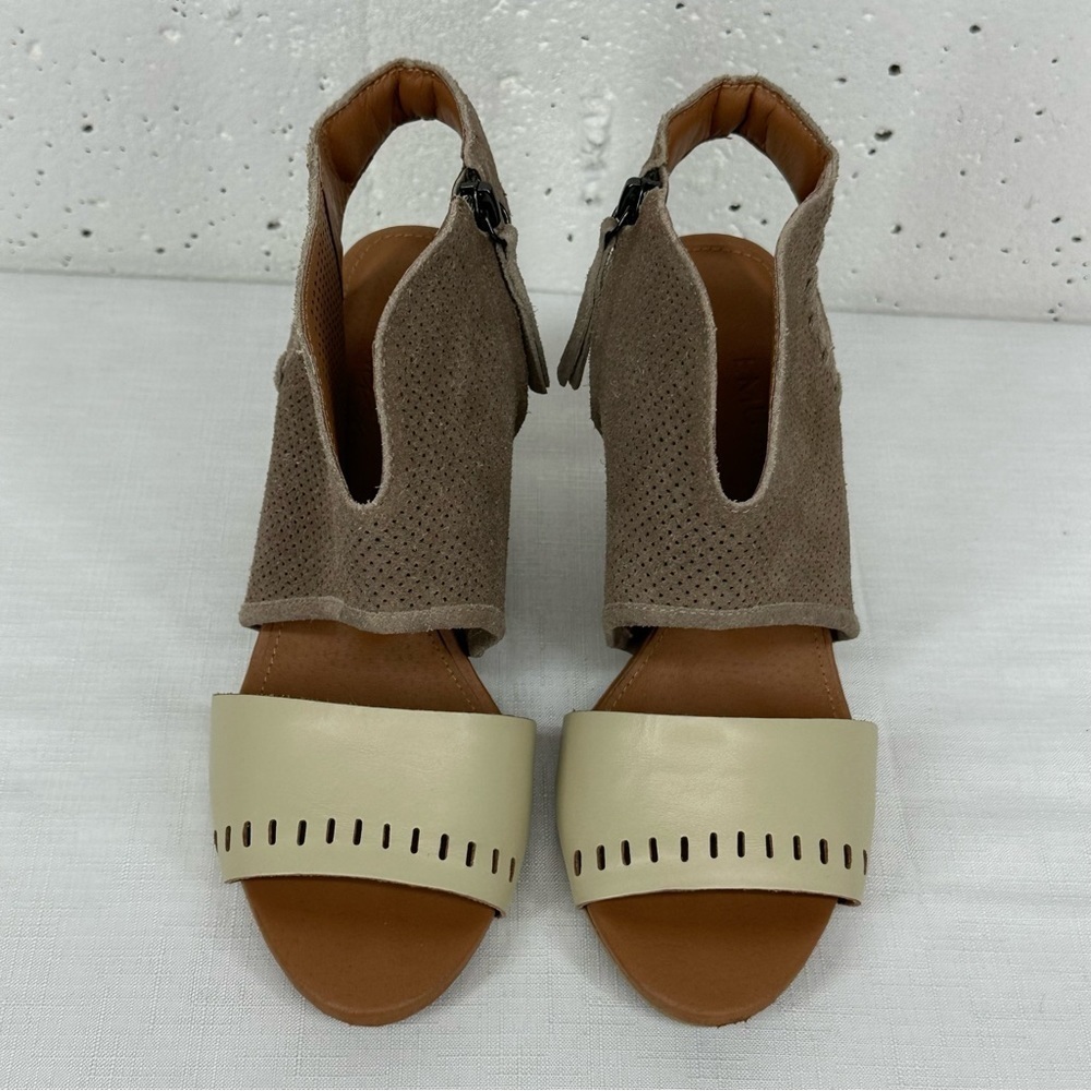 EMU Women’s size 7.5 Sarabah Suede Leather Cream Beige Heel Sandals